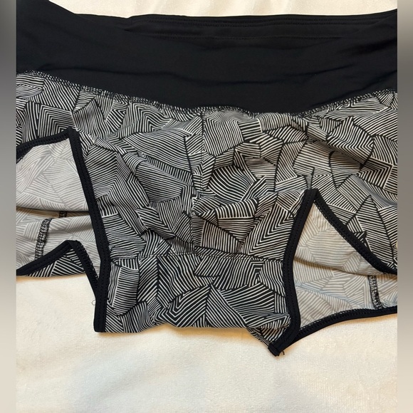 Nike Dri-Fit Black and Gray Athletic Shorts 3” - Picture 1 of 2